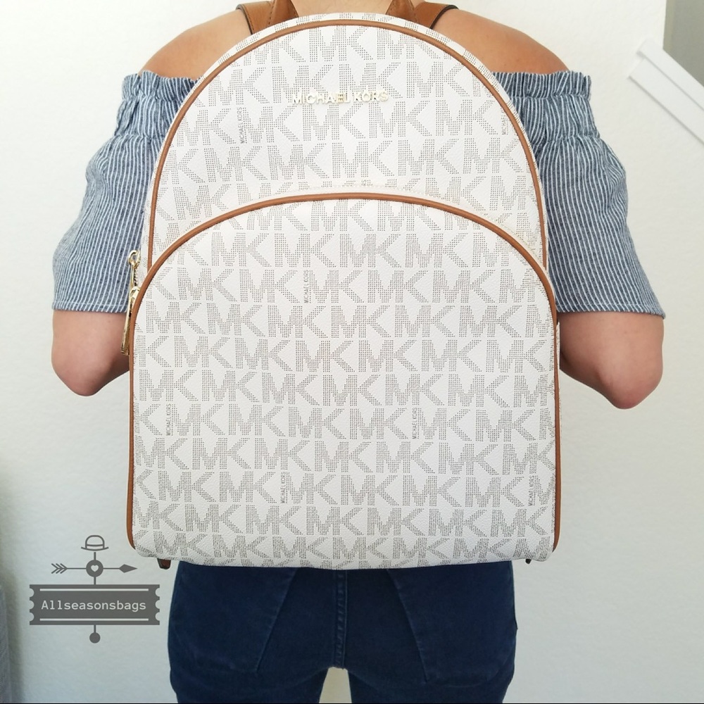 NWT Michael Kors Abbey Large Backpack Vanilla Bag - Picture 3 of 8
